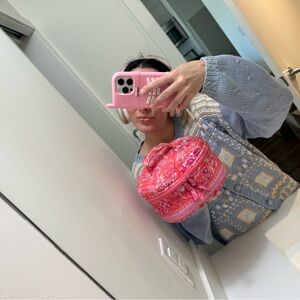 Vera Bradley Pink Floral Quilted Round Cosmetic Case